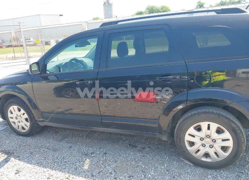 Photo 14 of 2018 Dodge Journey SE (VIN 3C4PDCABXJT242898)