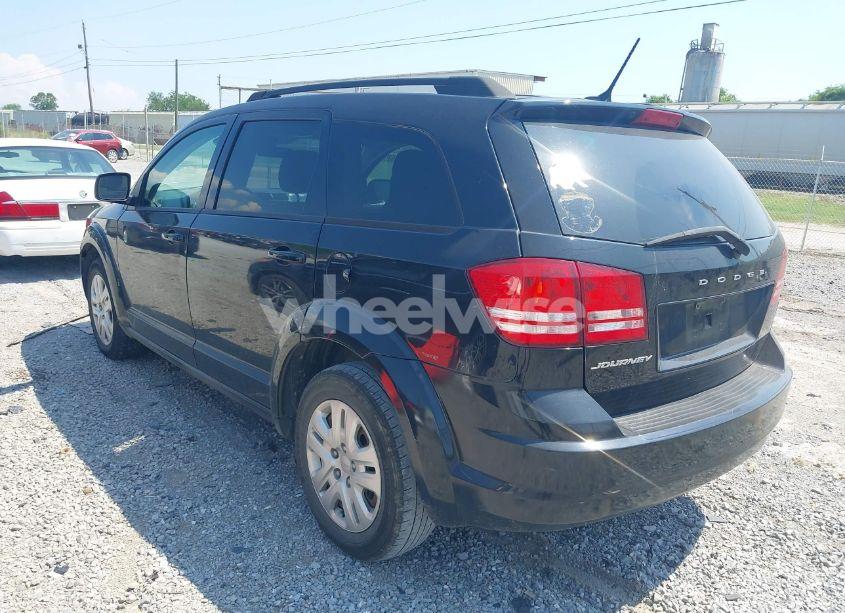 Photo 3 of 2018 Dodge Journey SE (VIN 3C4PDCABXJT242898)