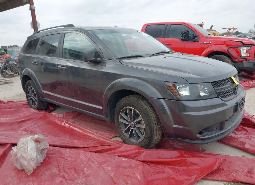 2018 Dodge Journey SE (VIN 3C4PDCABXJT276601) main photo