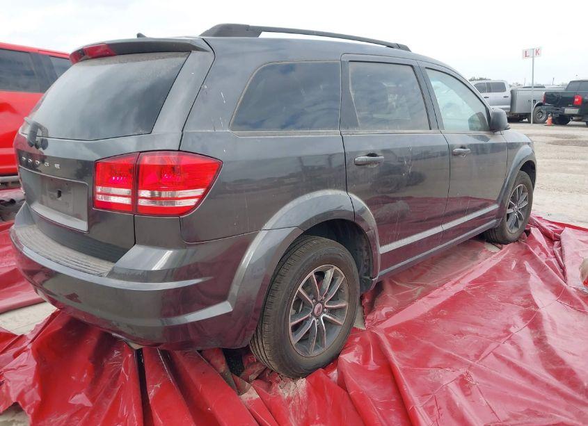 Photo 4 of 2018 Dodge Journey SE (VIN 3C4PDCABXJT276601)