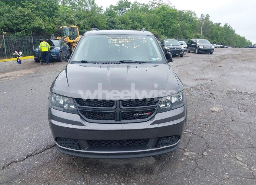 Photo 12 of 2018 Dodge Journey SE (VIN 3C4PDCABXJT319785)