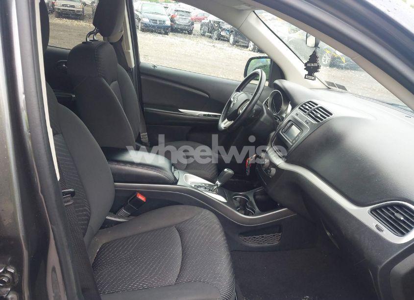 Photo 5 of 2018 Dodge Journey SE (VIN 3C4PDCABXJT319785)