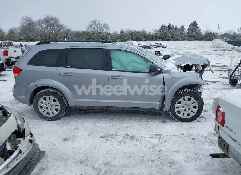 Photo 12 of 2018 Dodge Journey SE (VIN 3C4PDCABXJT421393)