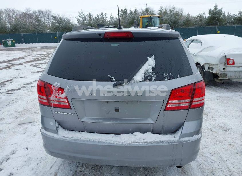 Photo 15 of 2018 Dodge Journey SE (VIN 3C4PDCABXJT421393)