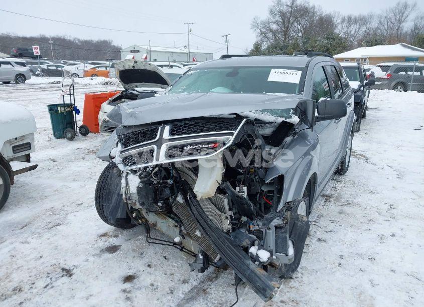 Photo 2 of 2018 Dodge Journey SE (VIN 3C4PDCABXJT421393)