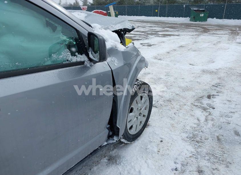 Photo 6 of 2018 Dodge Journey SE (VIN 3C4PDCABXJT421393)