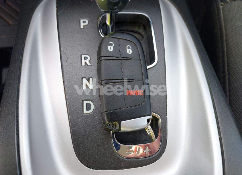 Photo 11 of 2018 Dodge Journey SE (VIN 3C4PDCABXJT445662)