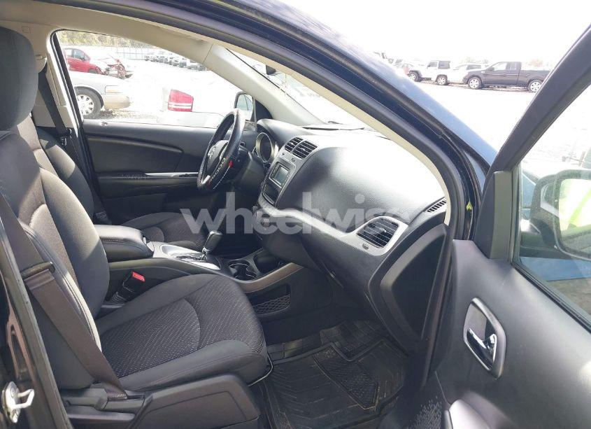 Photo 5 of 2018 Dodge Journey SE (VIN 3C4PDCABXJT445662)