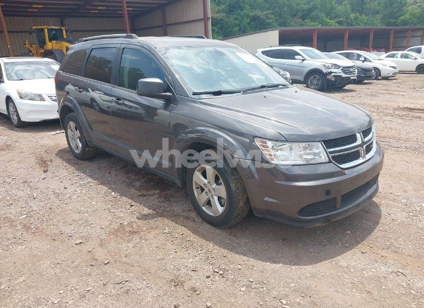 2018 Dodge Journey SE (VIN 3C4PDCABXJT448545) main photo