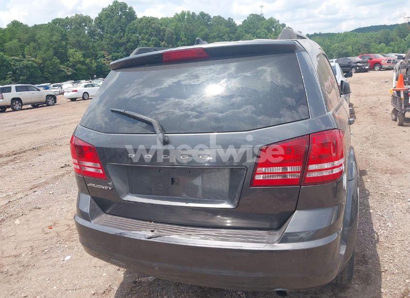 Photo 16 of 2018 Dodge Journey SE (VIN 3C4PDCABXJT448545)