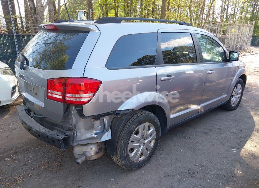 Photo 4 of 2018 Dodge Journey SE (VIN 3C4PDCABXJT498717)