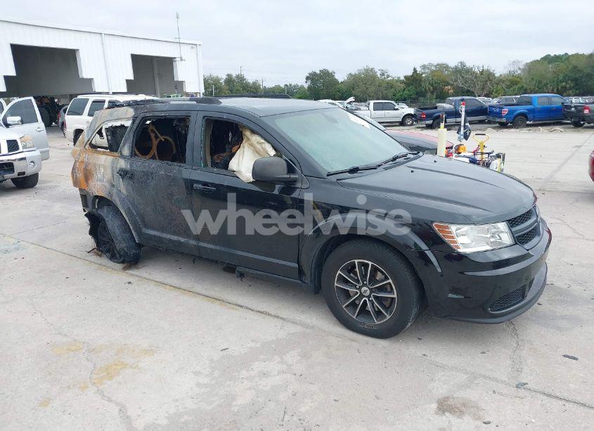 2018 Dodge Journey SE (VIN 3C4PDCABXJT519050) main photo