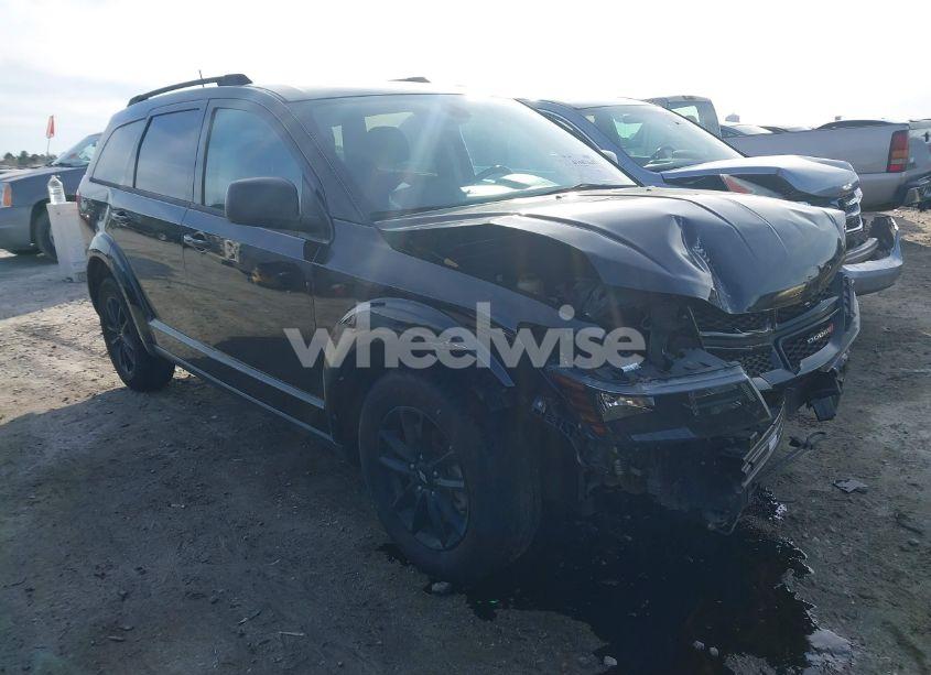 2020 Dodge Journey SE VALUE (VIN 3C4PDCABXLT251135) main photo