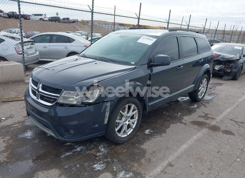 Photo 2 of 2018 Dodge Journey SXT (VIN 3C4PDCBB0JT243881)