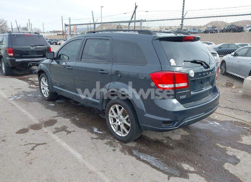 Photo 3 of 2018 Dodge Journey SXT (VIN 3C4PDCBB0JT243881)