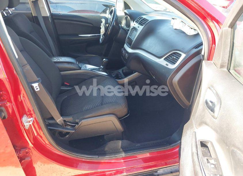 Photo 5 of 2019 Dodge Journey SE (VIN 3C4PDCBB0KT756257)