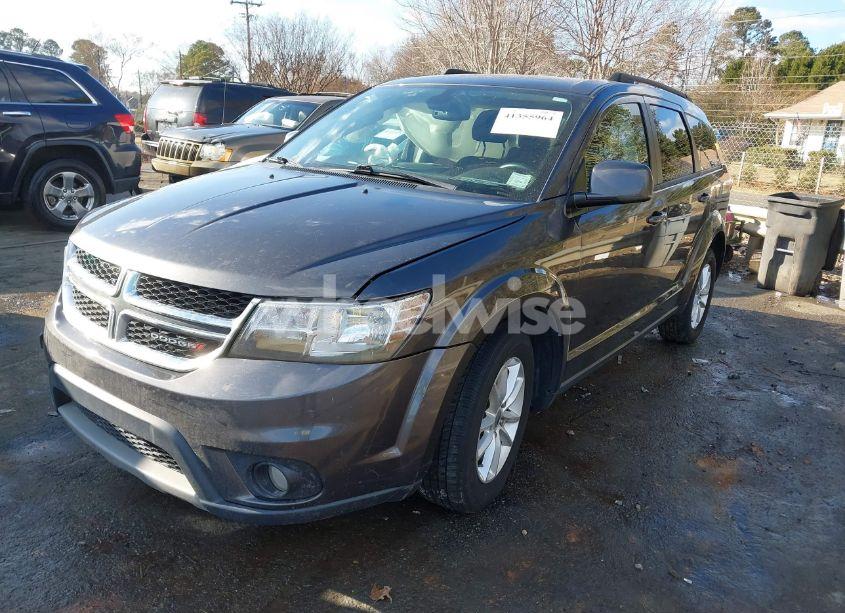Photo 2 of 2019 Dodge Journey SE (VIN 3C4PDCBB0KT860036)