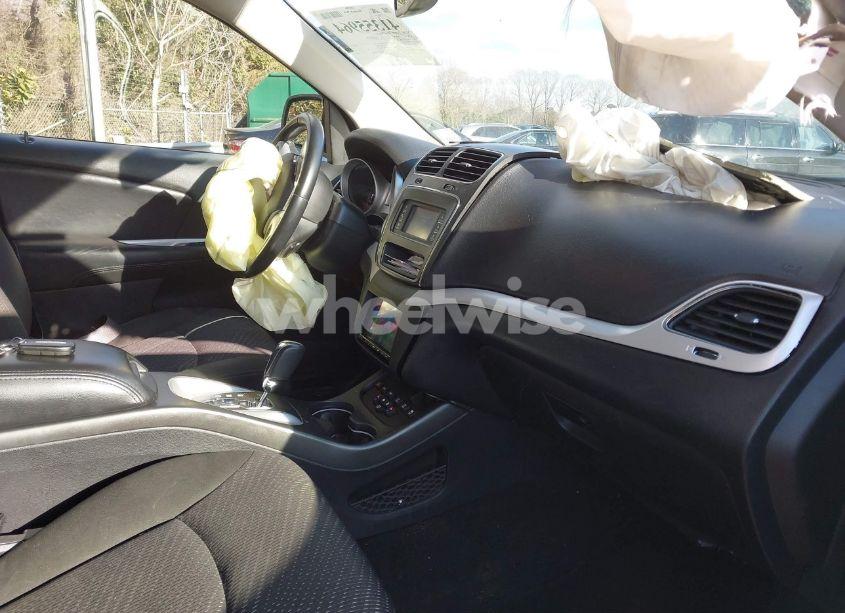 Photo 5 of 2019 Dodge Journey SE (VIN 3C4PDCBB0KT860036)