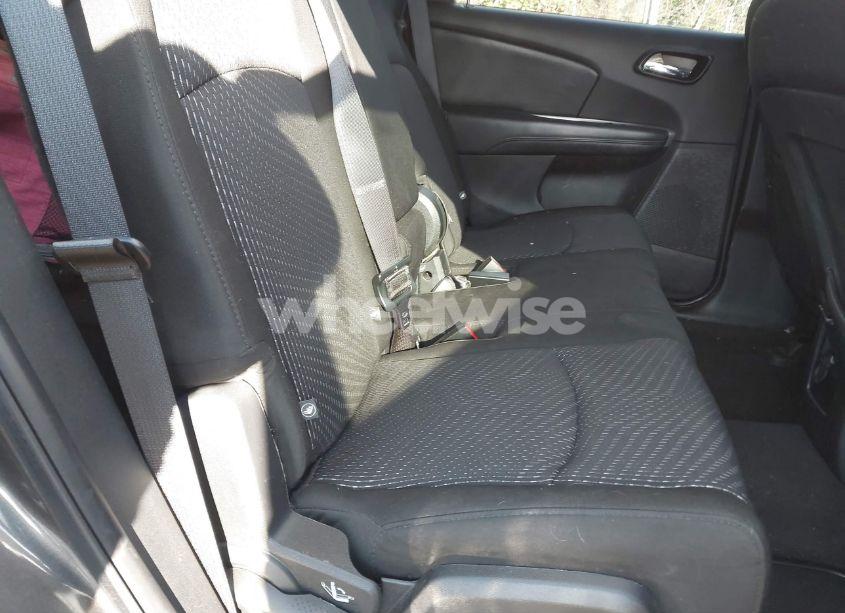 Photo 8 of 2019 Dodge Journey SE (VIN 3C4PDCBB0KT860036)