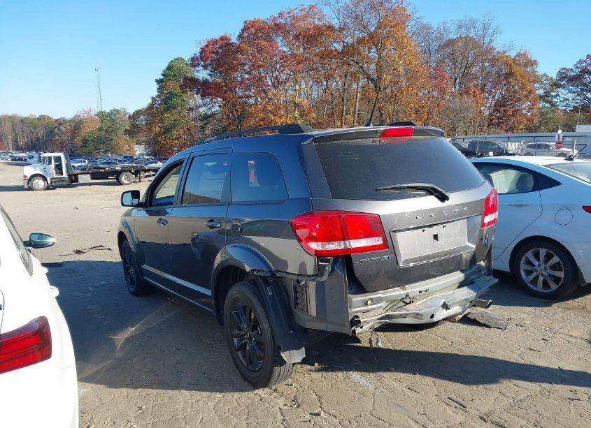 Photo 3 of 2019 Dodge Journey SE (VIN 3C4PDCBB0KT870839)