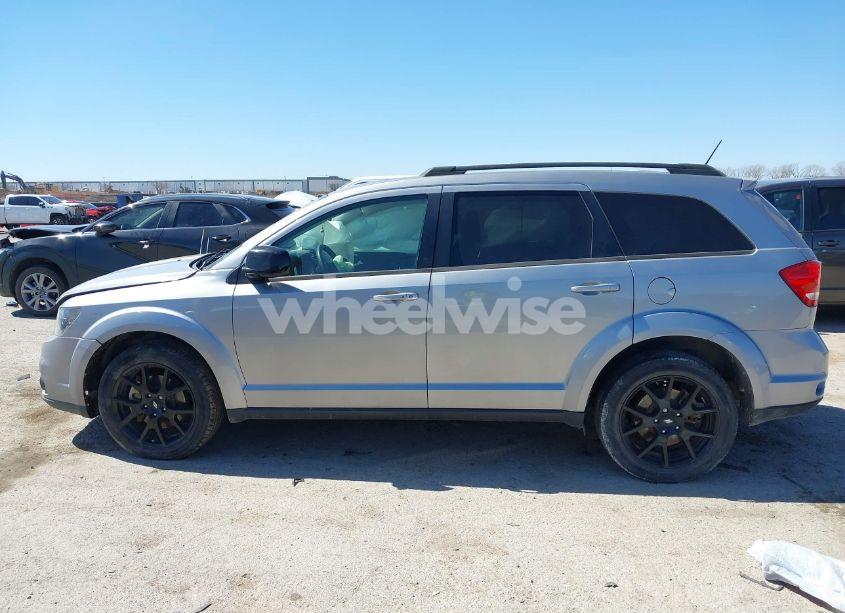 Photo 14 of 2018 Dodge Journey SXT (VIN 3C4PDCBB1JT277389)