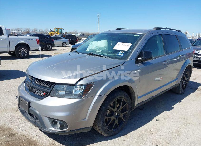 Photo 2 of 2018 Dodge Journey SXT (VIN 3C4PDCBB1JT277389)