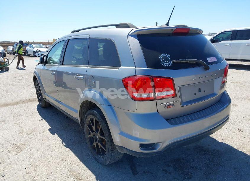 Photo 3 of 2018 Dodge Journey SXT (VIN 3C4PDCBB1JT277389)