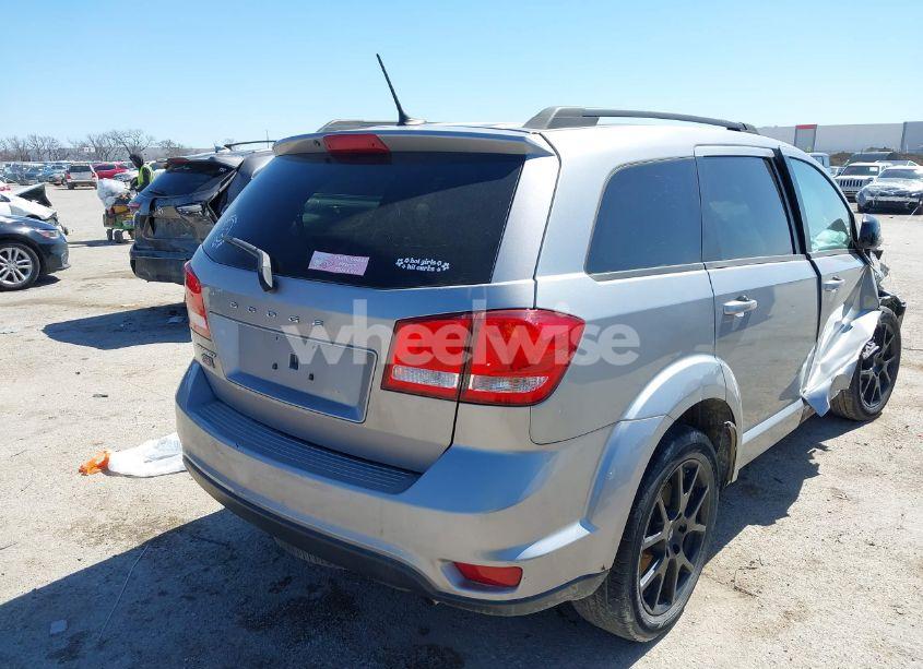 Photo 4 of 2018 Dodge Journey SXT (VIN 3C4PDCBB1JT277389)
