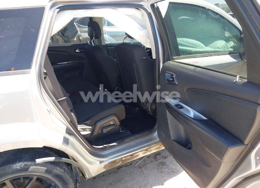 Photo 8 of 2018 Dodge Journey SXT (VIN 3C4PDCBB1JT277389)