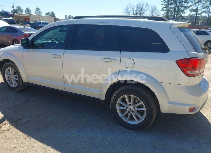Photo 3 of 2018 Dodge Journey SXT (VIN 3C4PDCBB1JT319561)