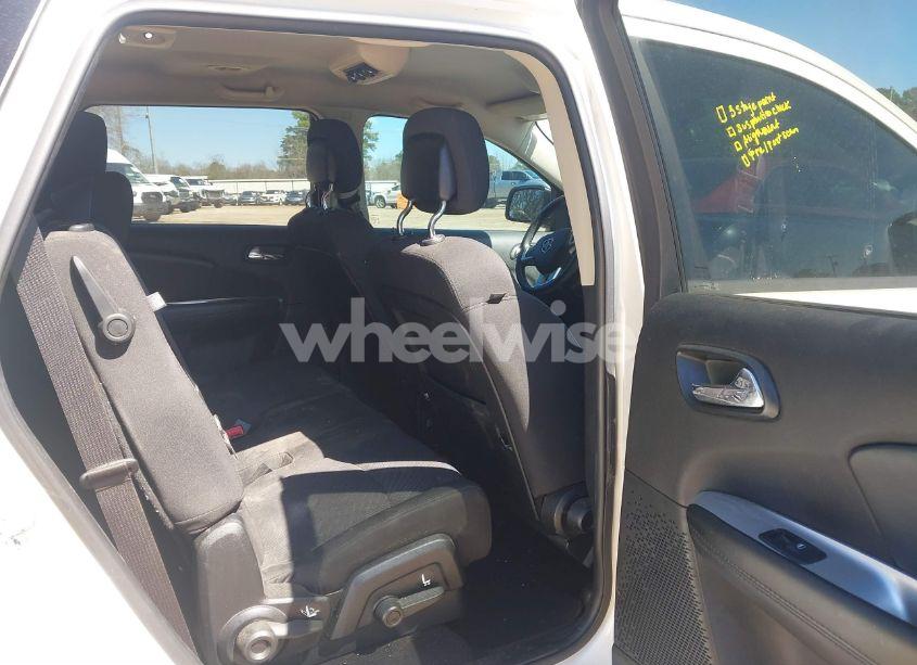 Photo 8 of 2018 Dodge Journey SXT (VIN 3C4PDCBB1JT319561)