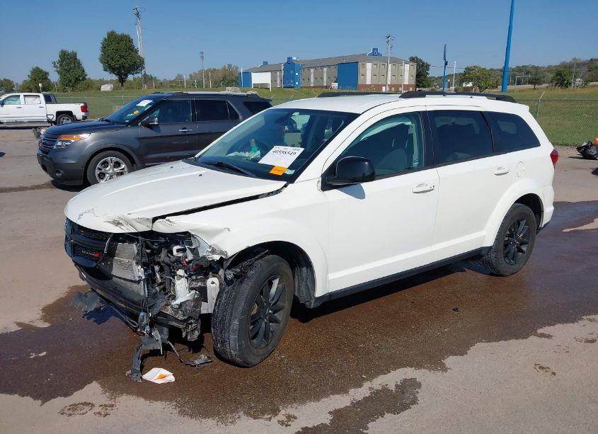 Photo 2 of 2019 Dodge Journey SE (VIN 3C4PDCBB1KT773732)