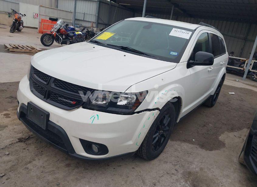 Photo 2 of 2019 Dodge Journey SE (VIN 3C4PDCBB1KT798842)