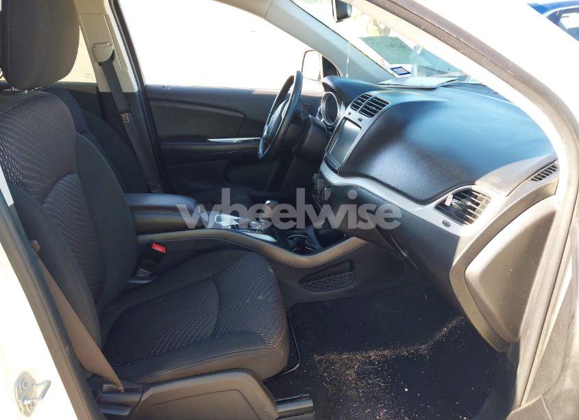 Photo 5 of 2019 Dodge Journey SE (VIN 3C4PDCBB1KT835453)