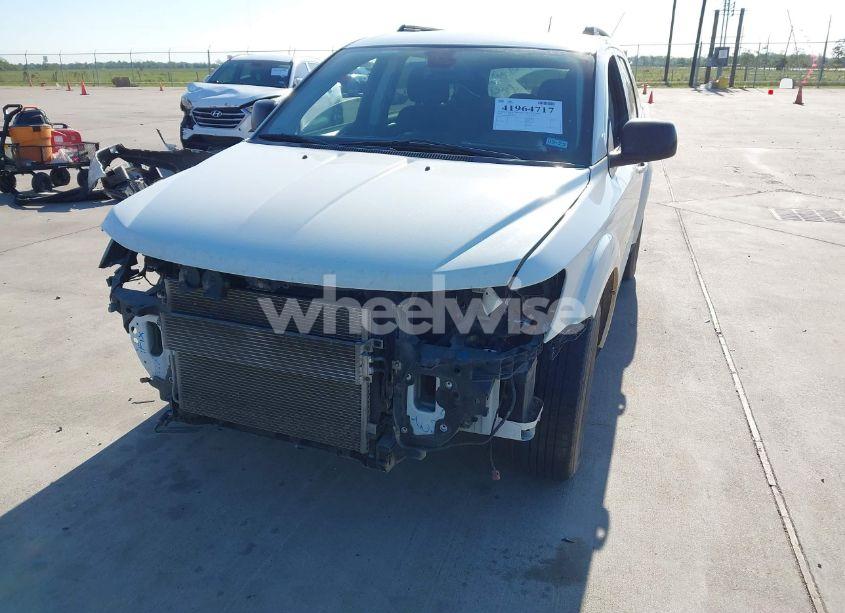 Photo 6 of 2019 Dodge Journey SE (VIN 3C4PDCBB1KT835453)