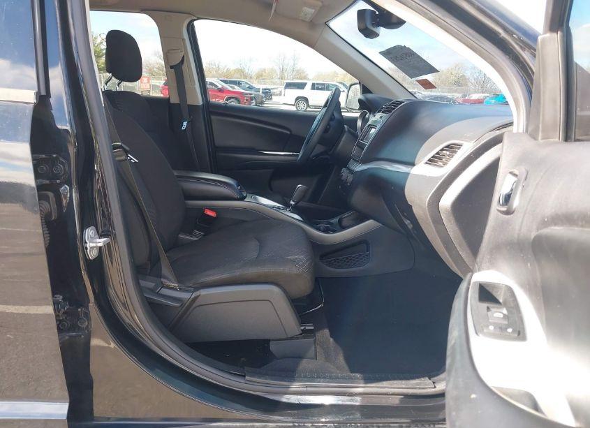 Photo 5 of 2019 Dodge Journey SE (VIN 3C4PDCBB1KT874091)