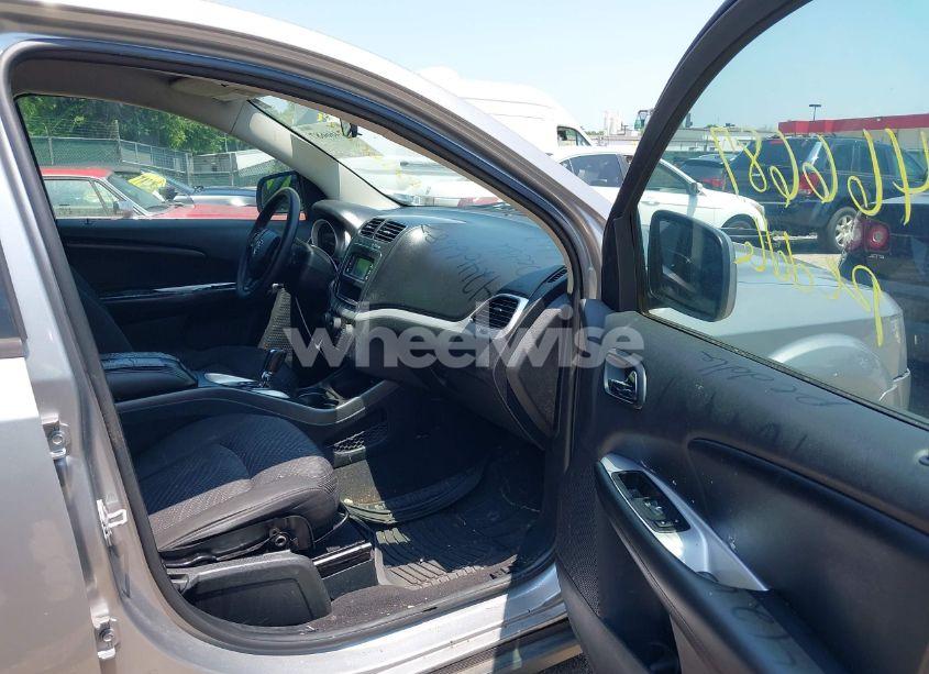 Photo 5 of 2016 Dodge Journey SXT (VIN 3C4PDCBB2GT185264)