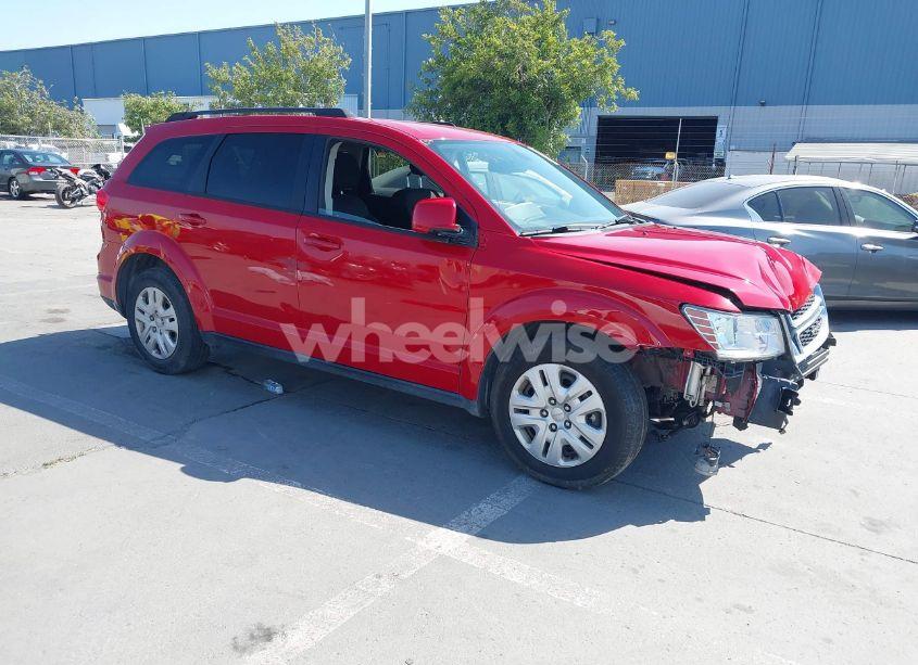 2019 Dodge Journey SE (VIN 3C4PDCBB2KT798672) main photo