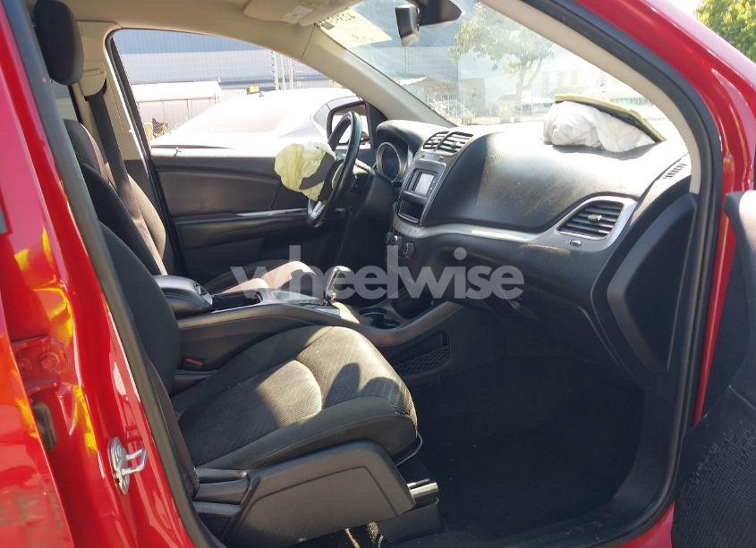 Photo 5 of 2019 Dodge Journey SE (VIN 3C4PDCBB2KT798672)