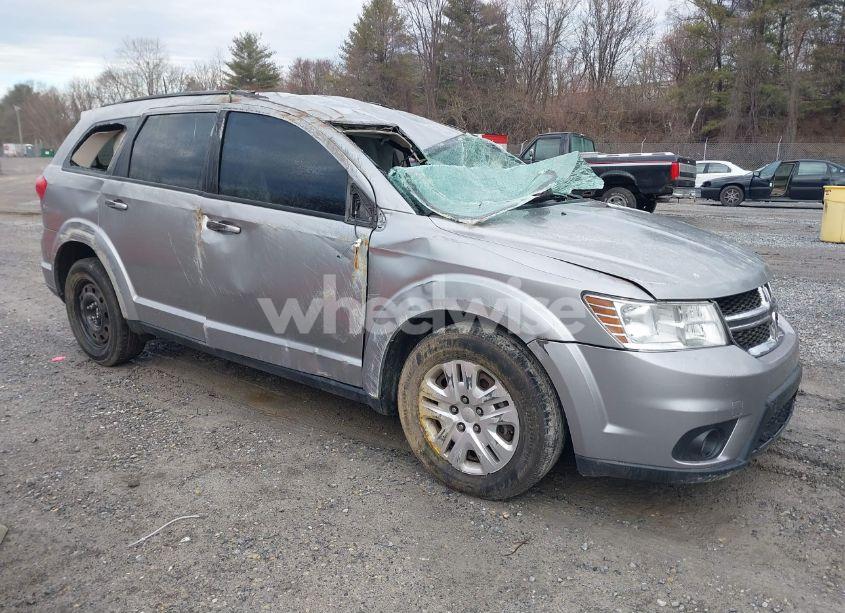2019 Dodge Journey SE (VIN 3C4PDCBB2KT853668) main photo