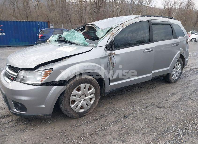 Photo 2 of 2019 Dodge Journey SE (VIN 3C4PDCBB2KT853668)