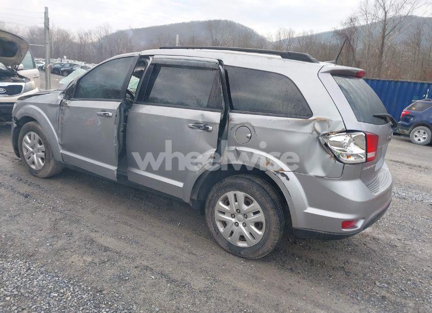Photo 3 of 2019 Dodge Journey SE (VIN 3C4PDCBB2KT853668)
