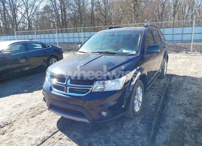 Photo 2 of 2019 Dodge Journey SE (VIN 3C4PDCBB2KT859227)
