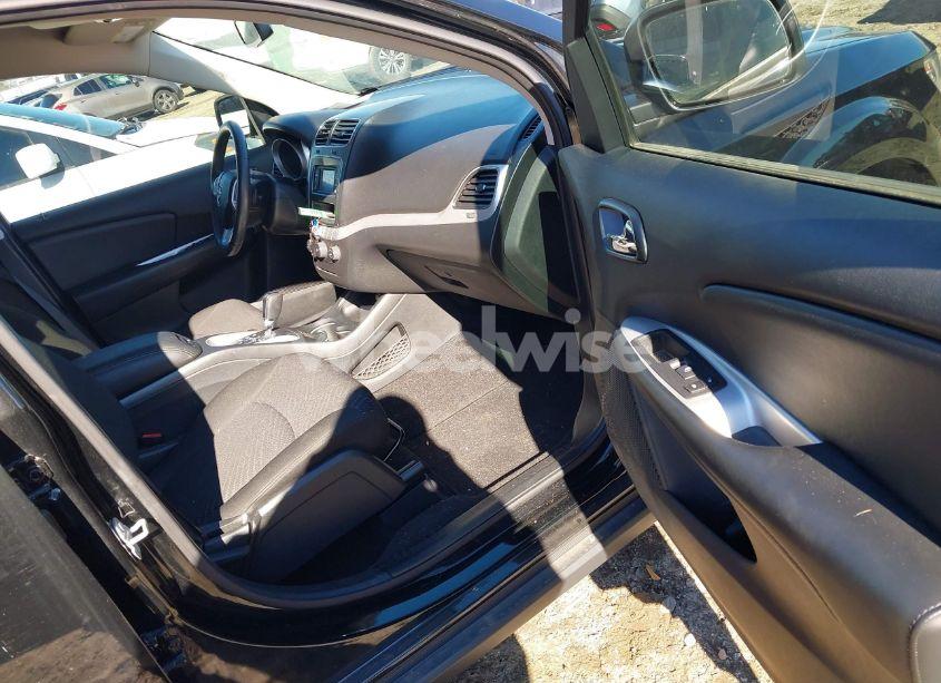 Photo 5 of 2019 Dodge Journey SE (VIN 3C4PDCBB2KT859227)