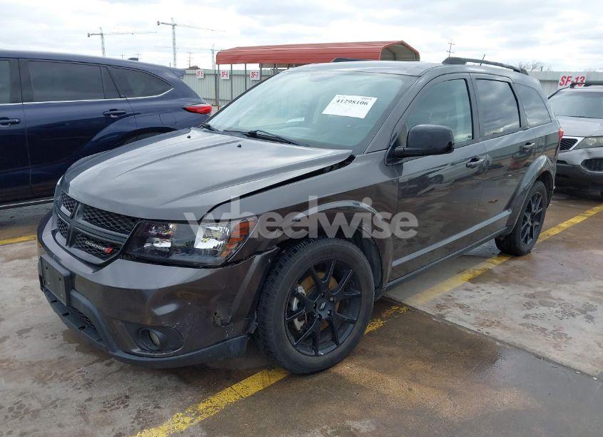Photo 2 of 2018 Dodge Journey SXT (VIN 3C4PDCBB3JT277345)