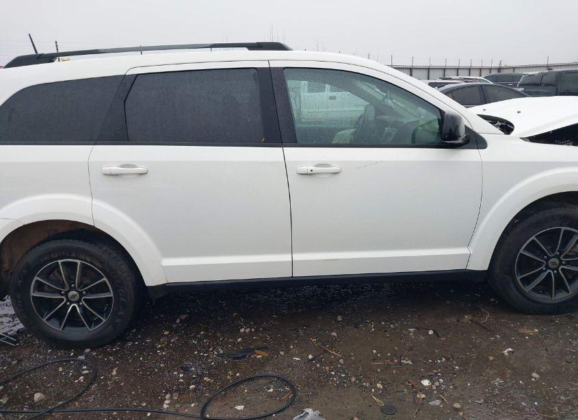 Photo 14 of 2019 Dodge Journey SE (VIN 3C4PDCBB3KT718568)