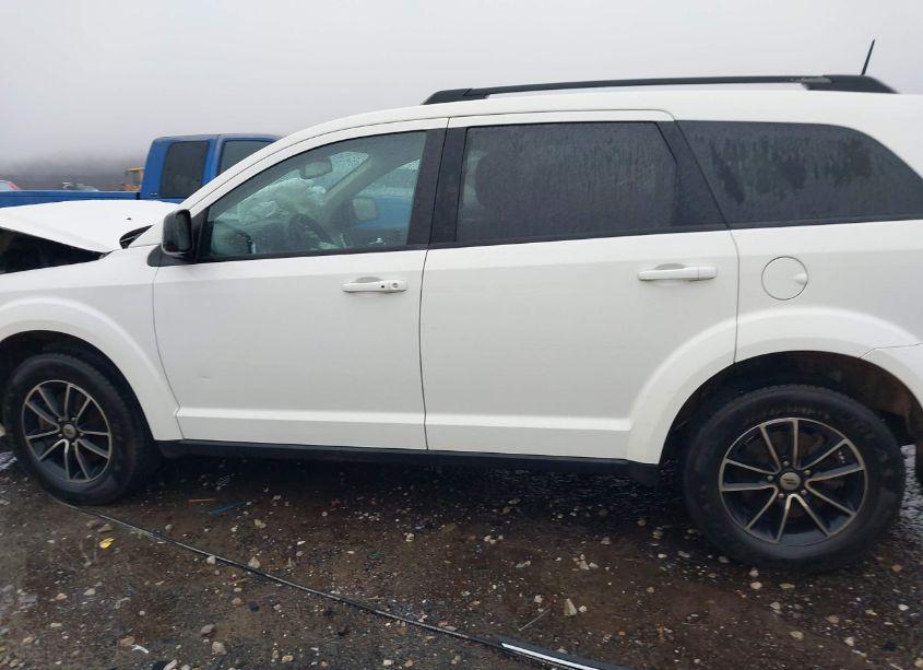 Photo 15 of 2019 Dodge Journey SE (VIN 3C4PDCBB3KT718568)