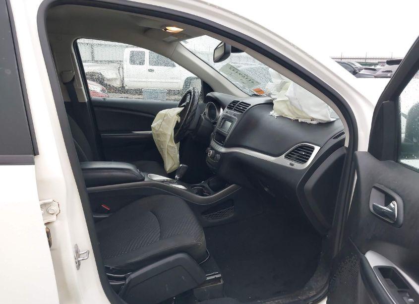 Photo 5 of 2019 Dodge Journey SE (VIN 3C4PDCBB3KT718568)