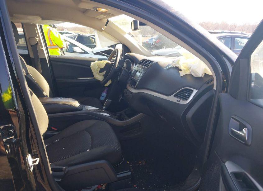 Photo 5 of 2019 Dodge Journey SE (VIN 3C4PDCBB3KT779077)