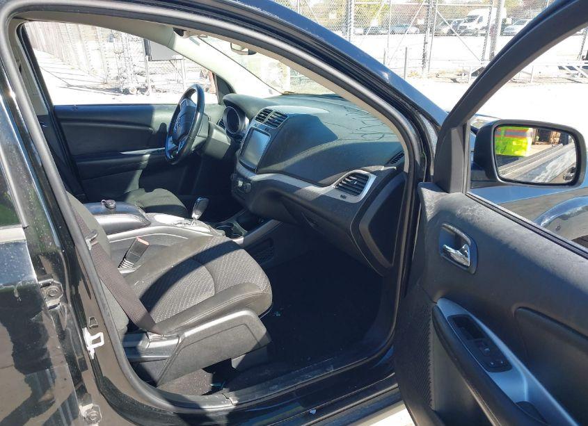 Photo 5 of 2019 Dodge Journey SE (VIN 3C4PDCBB3KT841478)